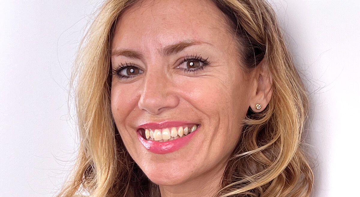 Portraitfoto von Silvana nach einer ästhetischen Geschichtsbehandlung bei Smoothline.